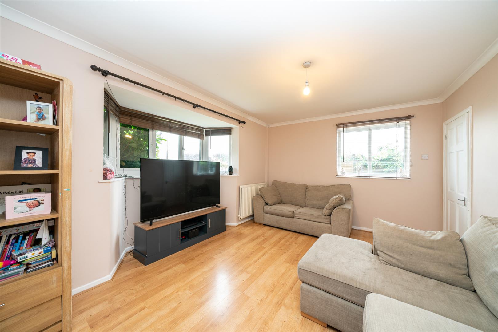 White Hart Drive, Adeyfield, Hemel Hempstead Squire Estates